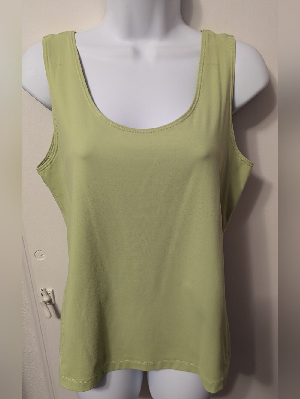 Women's Chico's Lime Green Pullover Stretch Tank Top Size MediumPullover.